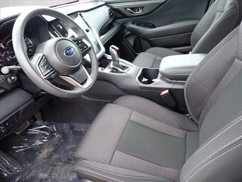 Used 2025 Subaru Outback Premium AWD/4WD image 12