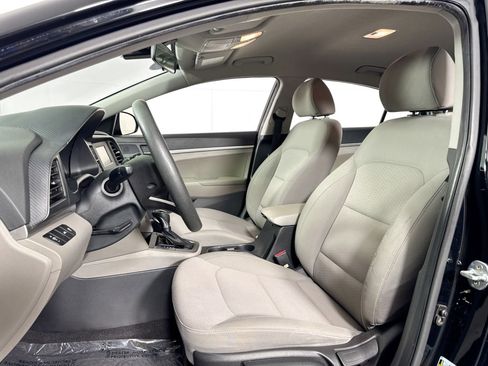 Used 2020 Hyundai Elantra SE image 20