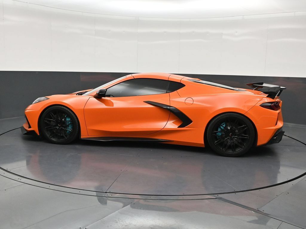 Used 2023 Chevrolet Corvette Stingray Preferred Cpe w/ Battery Protection Package RWD image 2
