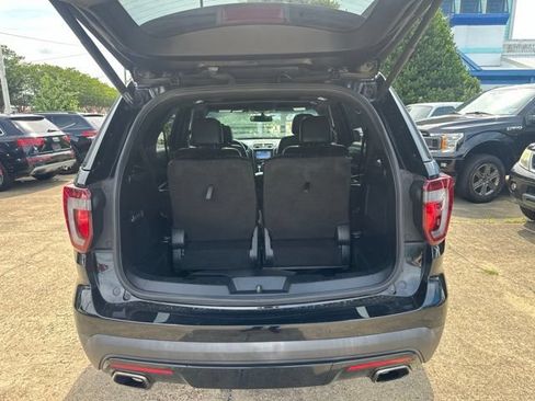 Used 2017 Ford Explorer Sport w/ Equipment Group 401A AWD/4WD image 18