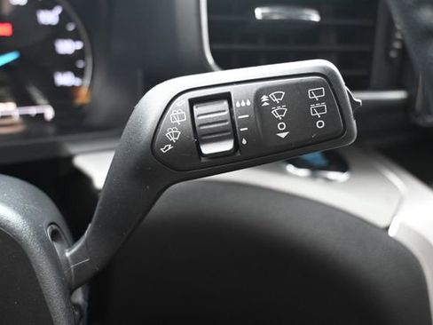 Used 2022 Ford Explorer XLT w/ Equipment Group 202A image 37