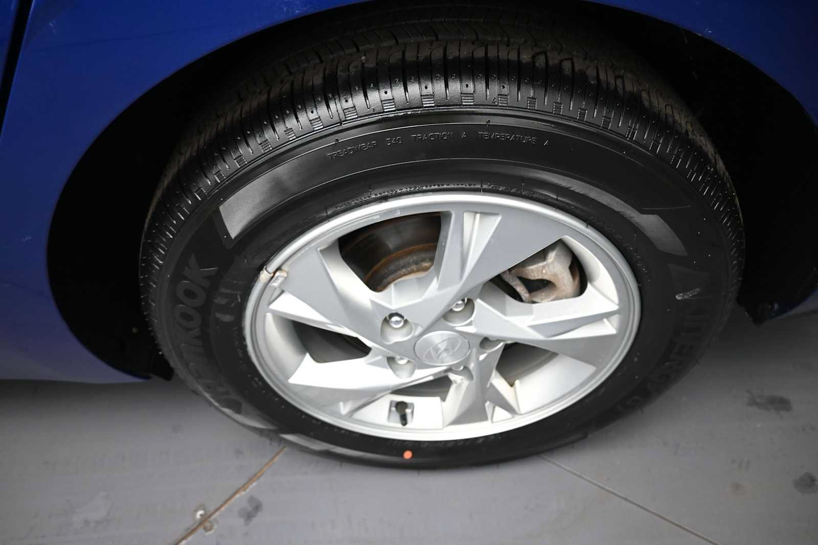 Certified 2023 Hyundai Elantra SE FWD image 14
