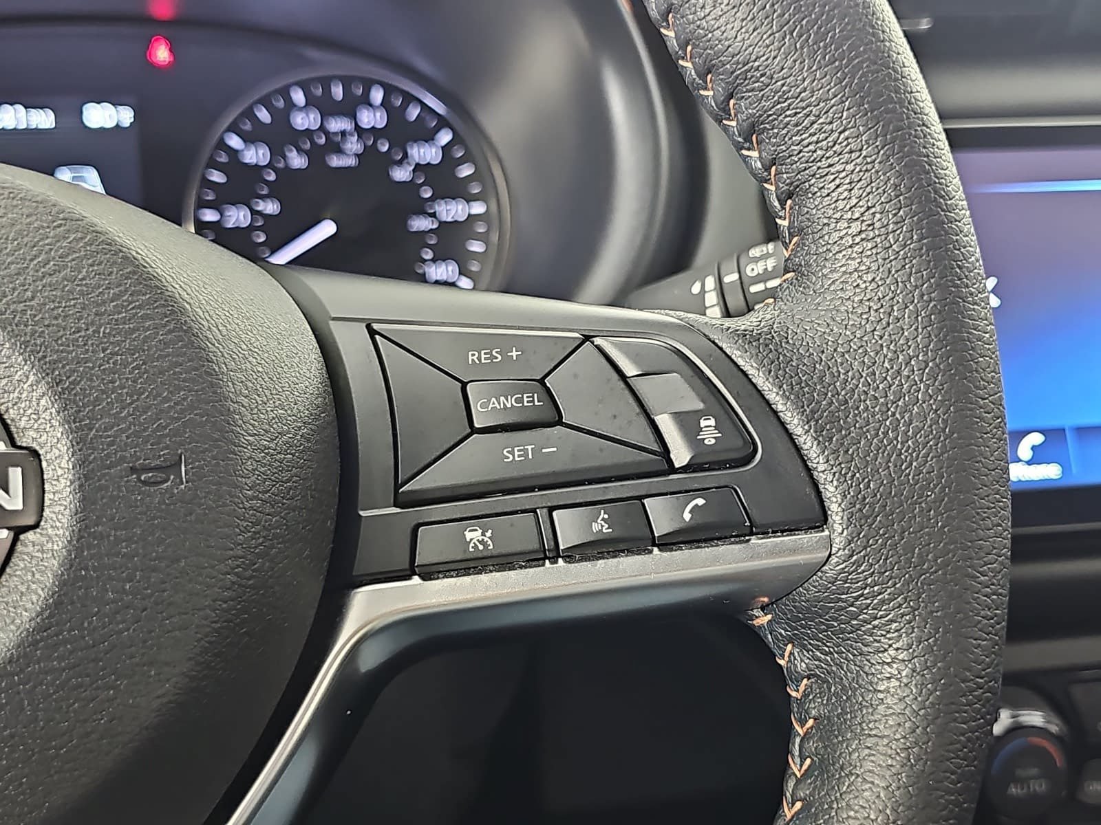 Used 2022 Nissan Kicks SR w/ Premium Package FWD image 17