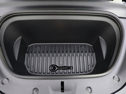 Used 2023 Tesla Model Y Performance image 21