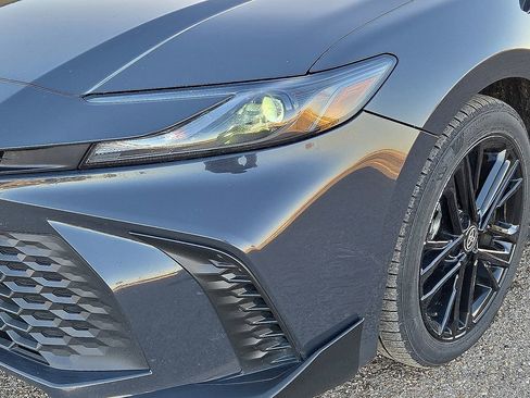 Used 2025 Toyota Camry SE image 10