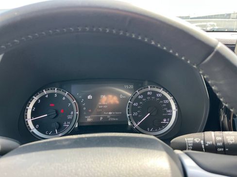 Used 2025 Toyota Highlander LE FWD image 37