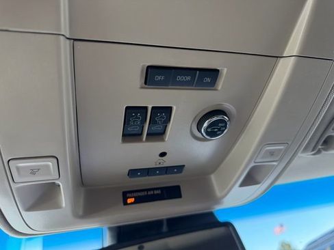 Used 2015 Chevrolet Tahoe LTZ image 38