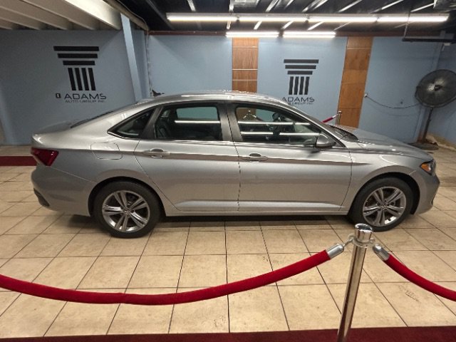 Used 2022 Volkswagen Jetta SE FWD image 5