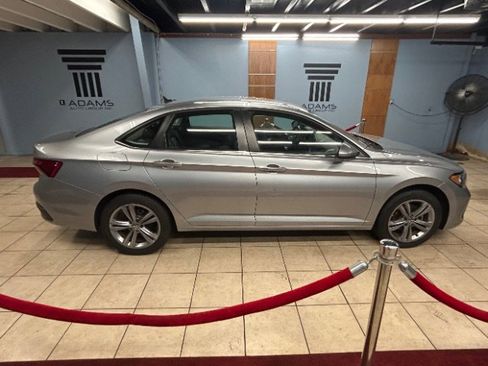 Used 2022 Volkswagen Jetta SE image 5