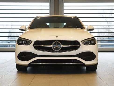 Used 2025 Mercedes-Benz C 300 4MATIC Sedan image 3