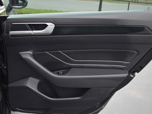 Used 2023 Volkswagen Arteon SEL image 31