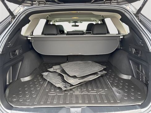 Used 2020 Subaru Outback Onyx Edition XT image 11