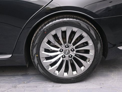 Used 2017 Genesis G90 3.3T Premium image 12