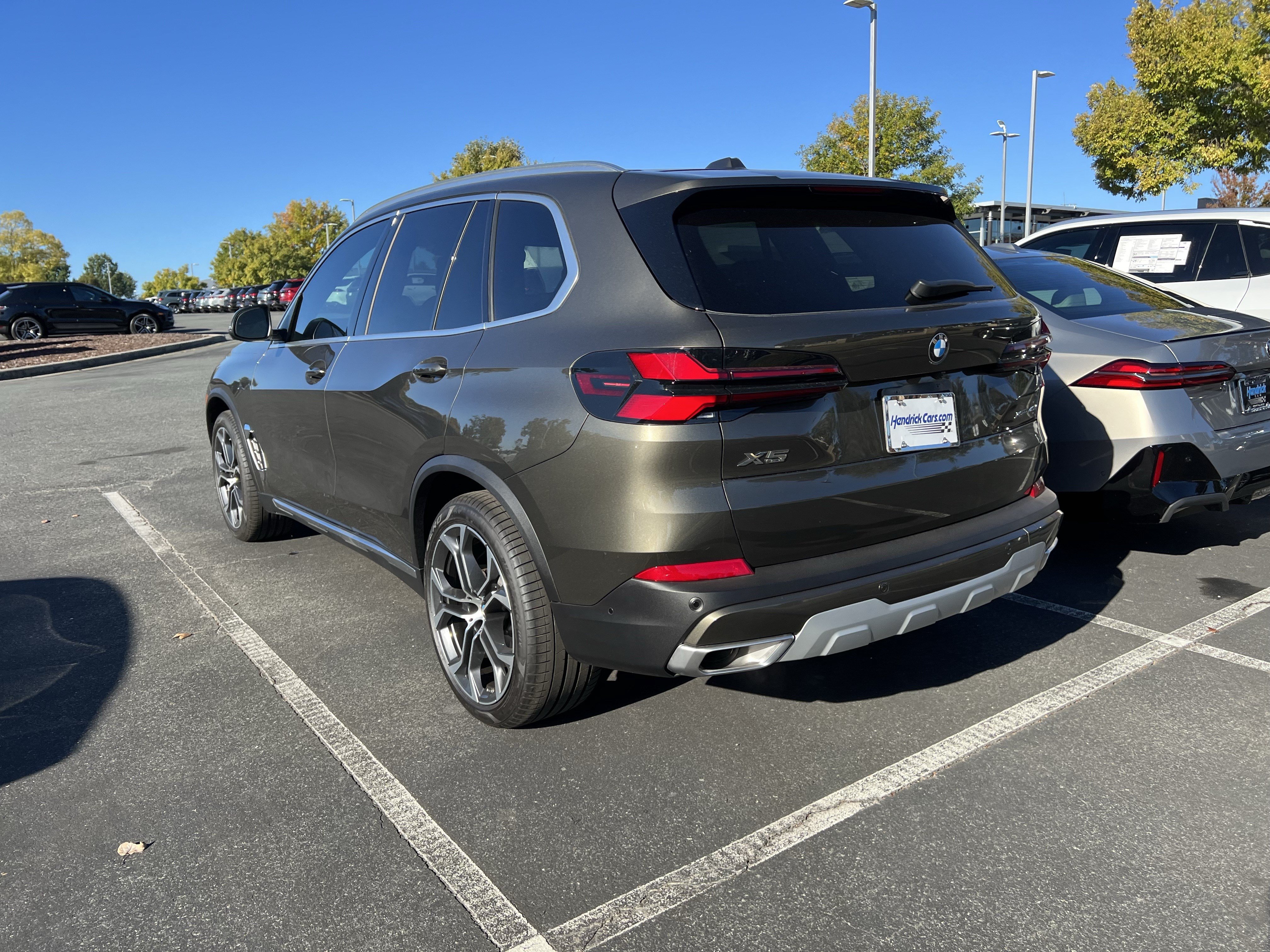 Certified 2025 BMW X5 xDrive40i w/ Parking Assistance Package AWD/4WD image 9
