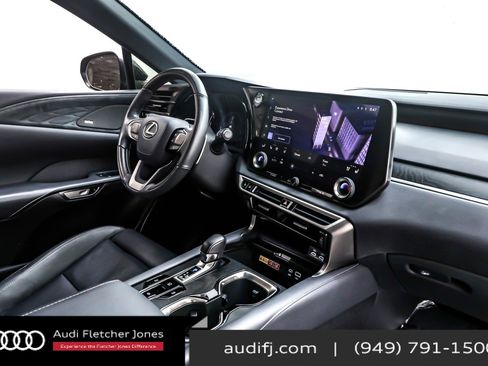 Used 2024 Lexus RX 350 w/ Luxury Package image 16