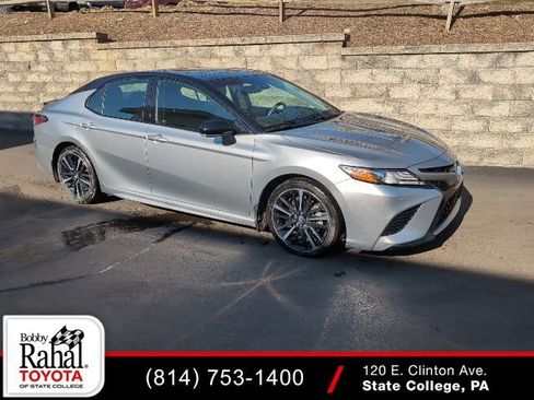 Used 2018 Toyota Camry XSE image 1
