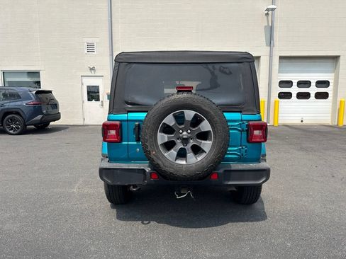 Used 2019 Jeep Wrangler Unlimited Sahara w/ LED Lighting Group AWD/4WD image 5