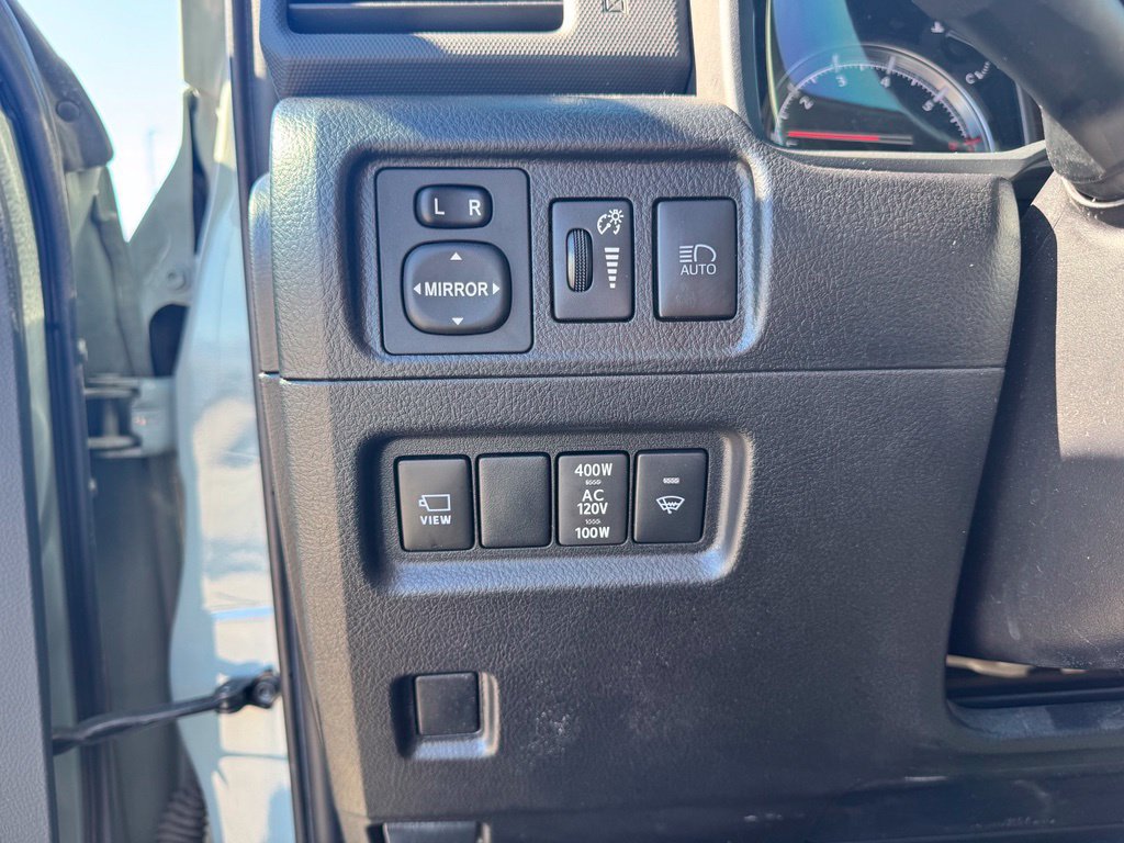 Used 2023 Toyota 4Runner TRD Off-Road Premium w/ Off Road Premium Plus Package AWD/4WD image 17