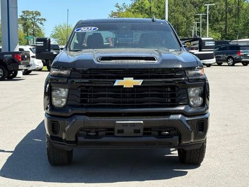 Used 2025 Chevrolet Silverado 2500 Custom w/ Custom Value Package AWD/4WD image 8