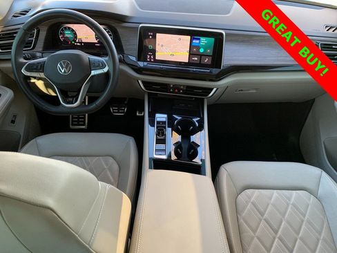 Used 2024 Volkswagen Atlas SEL Premium R-Line image 16