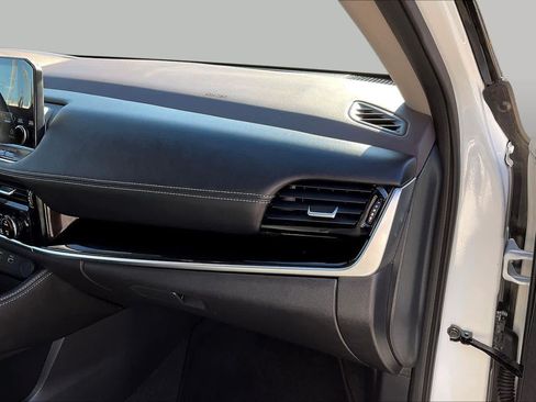 Used 2023 Nissan Rogue SL w/ SL Premium Package FWD image 19