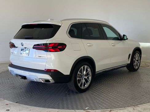 Used 2025 BMW X5 xDrive50e w/ Climate Comfort Package image 8
