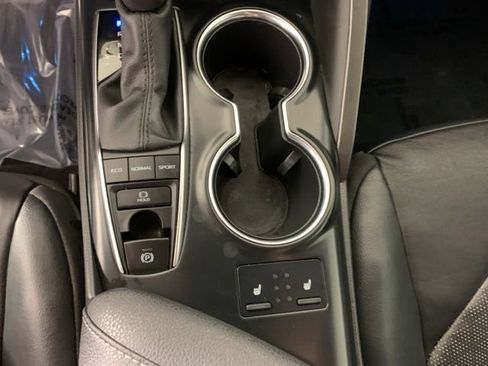 Used 2020 Toyota Camry XSE FWD image 24
