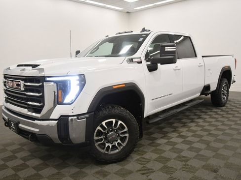 Used 2024 GMC Sierra 3500 SLE w/ SLE Convenience Package image 2