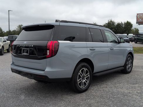 New 2025 Ford Expedition Active image 6