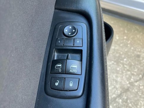 Used 2017 Dodge Challenger SXT image 13