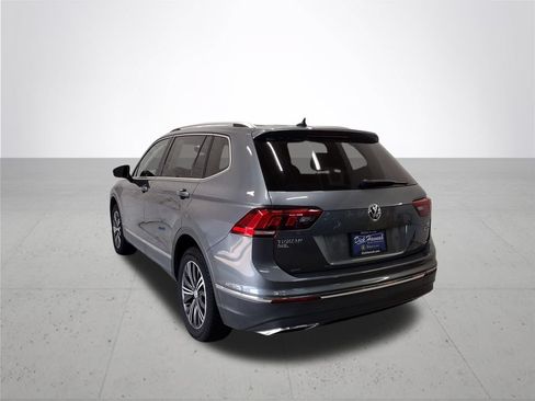 Used 2018 Volkswagen Tiguan SEL AWD/4WD image 11