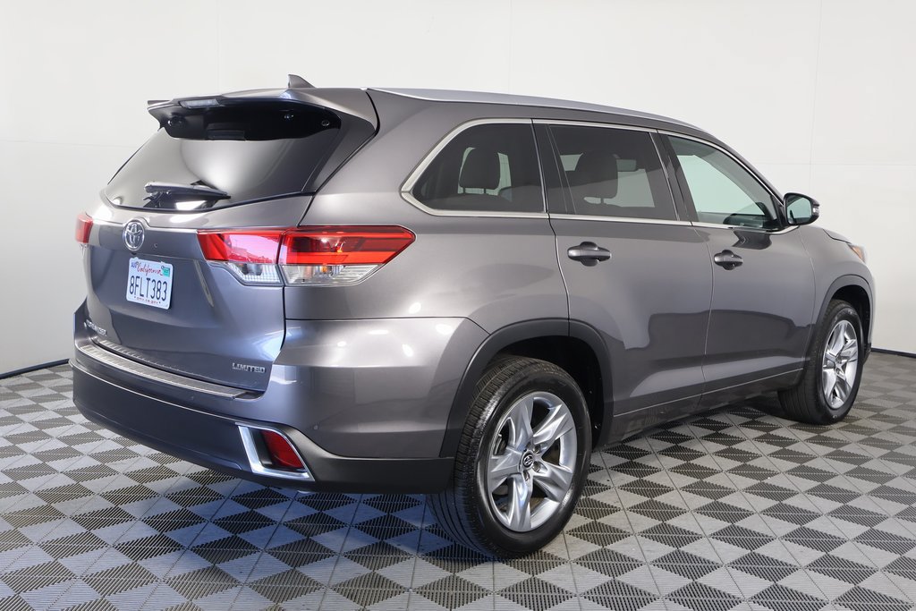 Used 2018 Toyota Highlander Limited FWD image 4