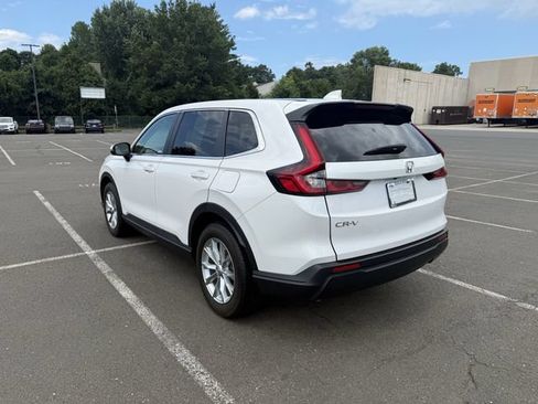 Used 2024 Honda CR-V EX image 5