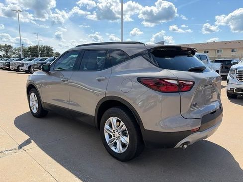 Used 2021 Chevrolet Blazer LT FWD image 5