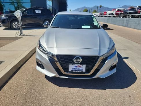 Used 2022 Nissan Altima 2.5 SR AWD/4WD image 2