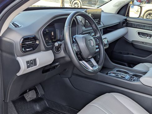 Used 2023 Honda Pilot Elite image 13