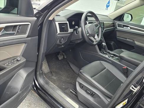 Used 2022 Volkswagen Atlas SE image 30