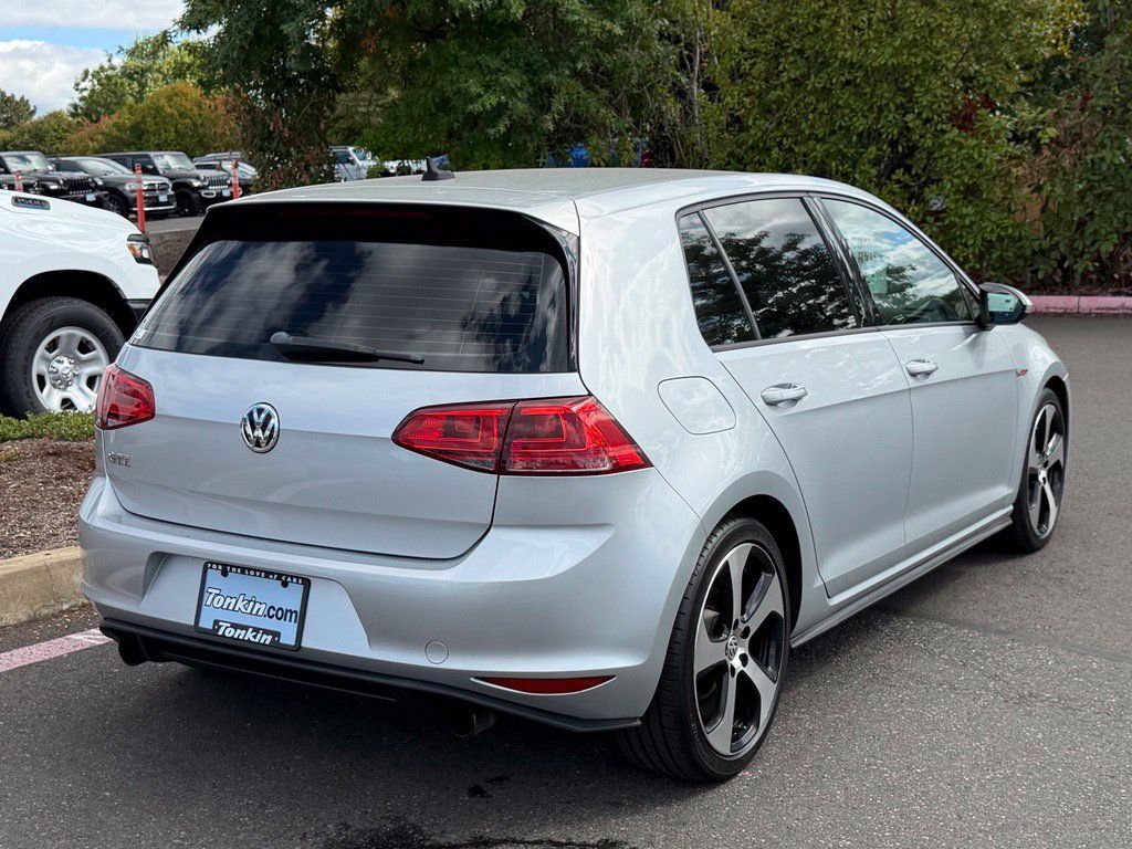 Used 2015 Volkswagen Golf 4-Door FWD image 7