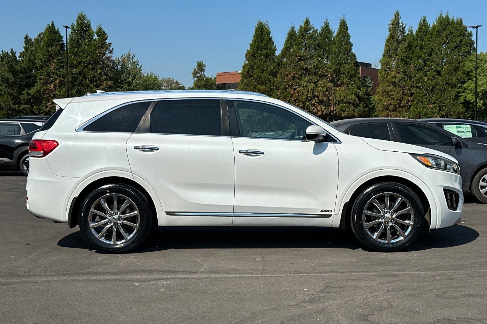 Used 2016 Kia Sorento SX AWD/4WD image 3