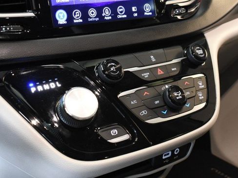 Used 2017 Chrysler Pacifica Touring Plus FWD image 30