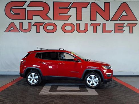 Used 2020 Jeep Compass Latitude w/ Cold Weather Group AWD/4WD image 1