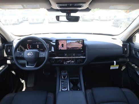 New 2026 Nissan Pathfinder Platinum AWD/4WD image 7