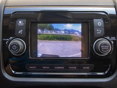 Used 2018 RAM ProMaster 3500 w/ Premium Appearance Group FWD image 22