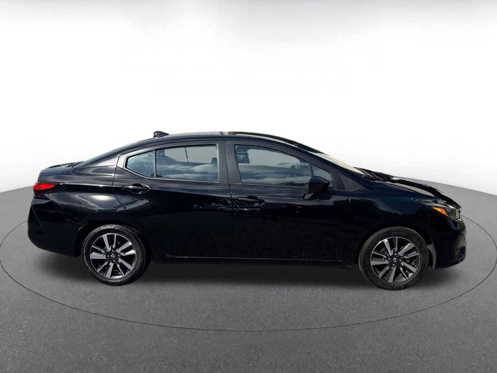 Used 2025 Nissan Versa SV FWD image 14