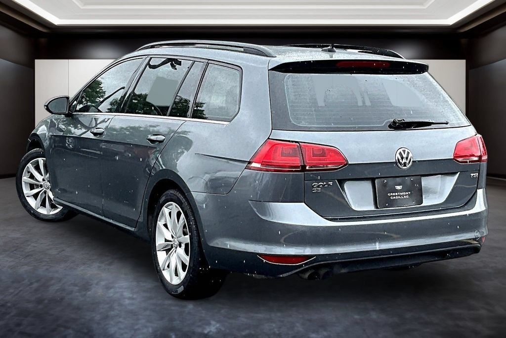 Used 2016 Volkswagen Golf SE FWD image 4