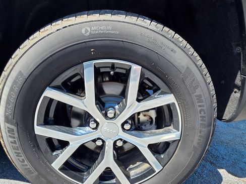 Used 2024 Jeep Grand Cherokee Limited RWD image 22