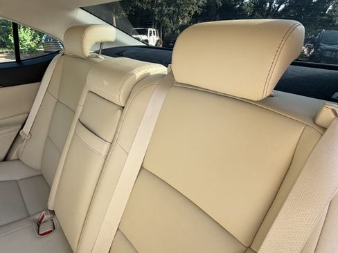 Used 2013 Lexus ES 350 w/ Premium Pkg FWD image 32
