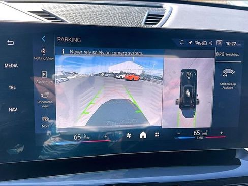 Used 2025 BMW X1 xDrive28i w/ Technology Package image 23