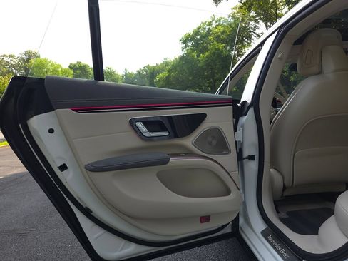 Used 2023 Mercedes-Benz EQS 450+ Sedan image 25