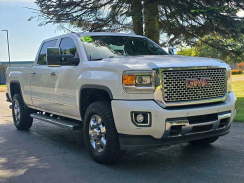 Used 2015 GMC Sierra 3500 Denali w/ Duramax Plus Package AWD/4WD image 7